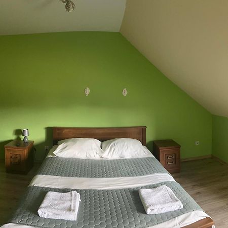 Gosciniec Na Stoku Pokoje 2,3,4 Osobowe, Cisza, Spokoj, Widok Na Stok Narciarski, Lasy, Laki Bobliwo Exterior photo
