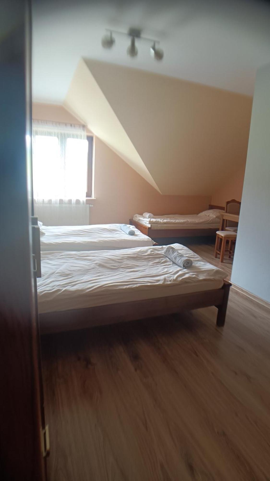 Gosciniec Na Stoku Pokoje 2,3,4 Osobowe, Cisza, Spokoj, Widok Na Stok Narciarski, Lasy, Laki Bobliwo Exterior photo